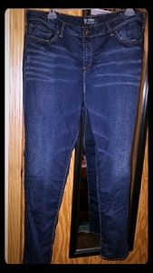 Silver jeans 22x31 plus